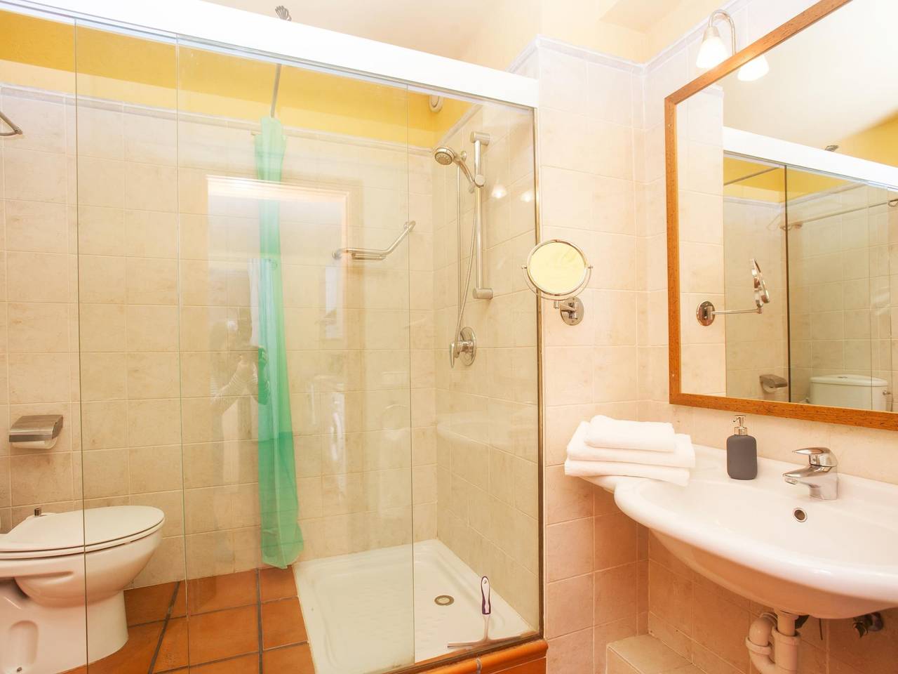 Ganze Ferienwohnung, Ferienwohnung für 2 Personen mit Garten in Girona, Gironès