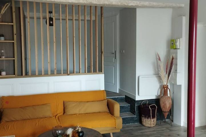 Ganze Wohnung, Trévoux: Loft Ravissant Avec Terrasse in Trévoux, Ain
