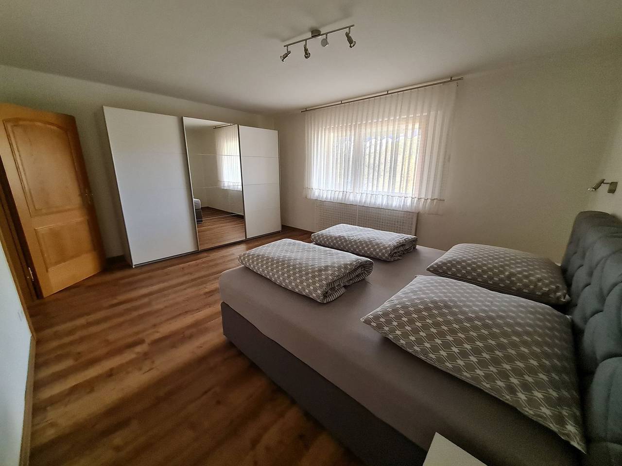 Ganze Wohnung, Ferienwohnung 'Felsenblick' mit Balkon und Wi-Fi in Albstadt, Neckar-Alb