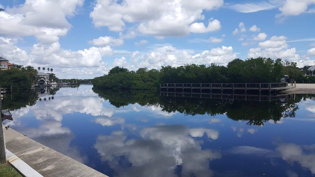 Waterfront One Bedroom Bungalow on Beach to Bay Resort Property - 2 in Nokomis Beach, Siesta Key