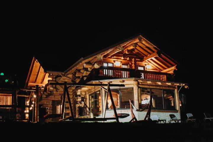 Location de vacances pour 15 personnes, avec sauna et terrasse ainsi que jardin et vue dans Cluj-Napoca