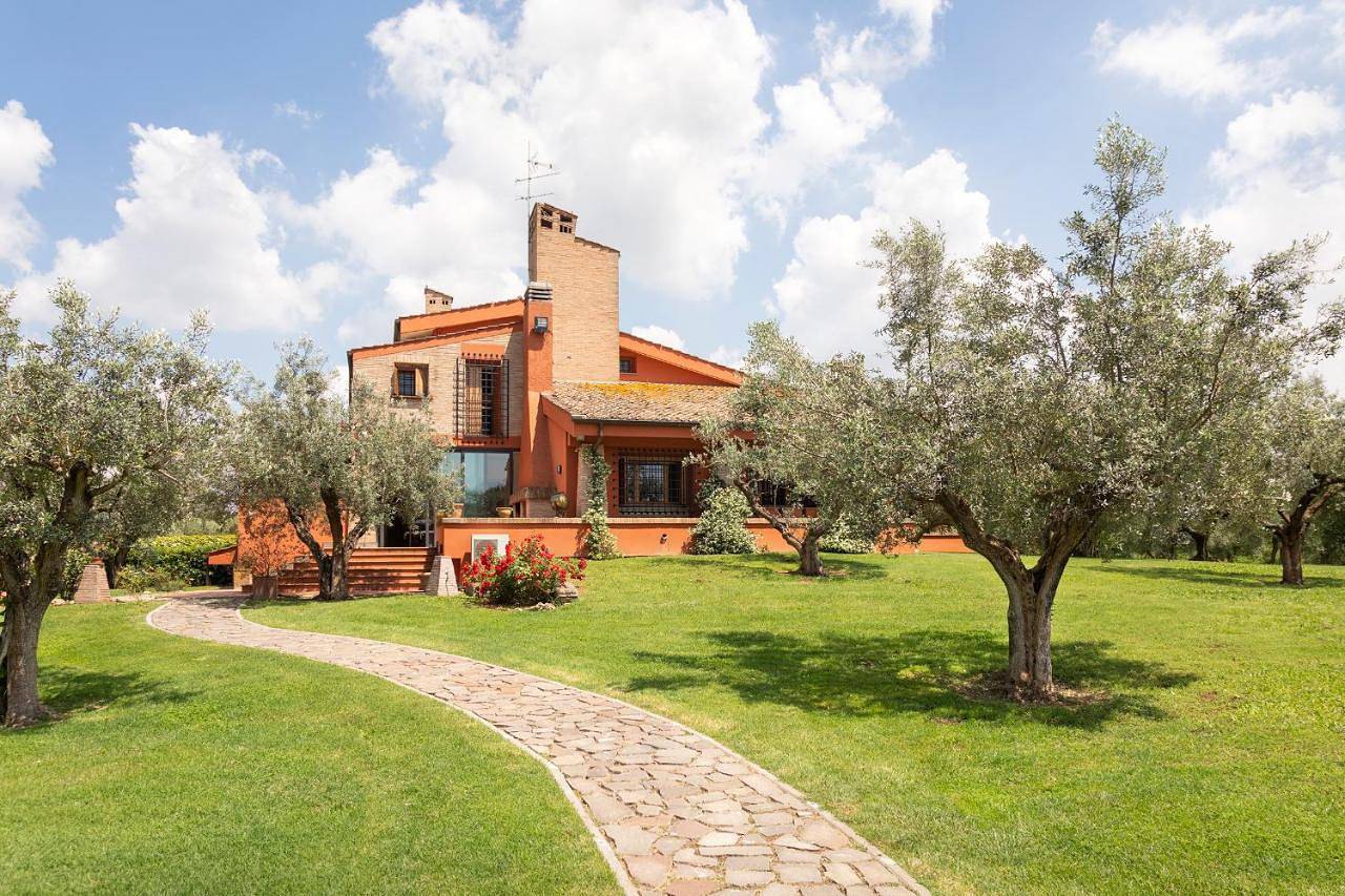 Villa in Marcigliana, Roma
