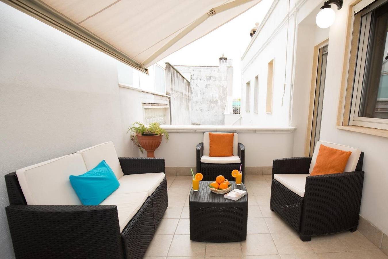 Ganze Ferienwohnung, Sonnige Carovigno Wohnung mit Pool & WiFi in Carovigno, Salento