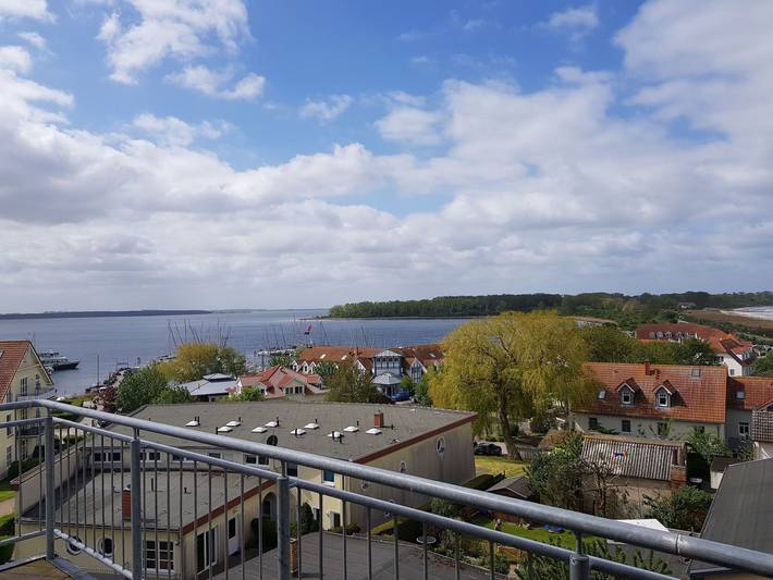 Ferienwohnung für 3 Personen, mit Pool und Balkon sowie Sauna und Seeblick - 1