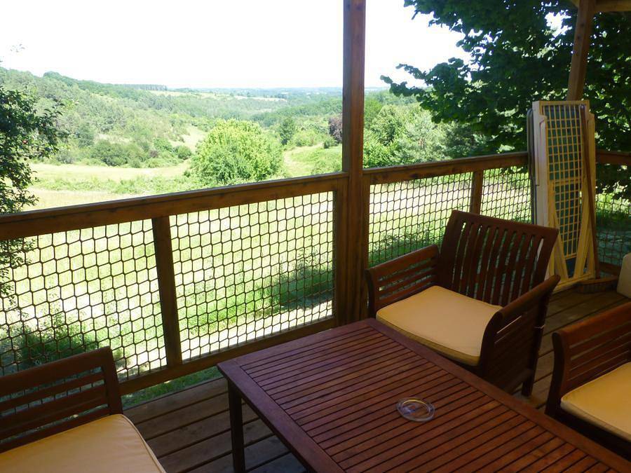 Flower Camping Les Terrasses de Dordogne - Bungalowzelt 5 personen - Zeltbungalow Standard 19m² (2 Schlafzimmer) - überdachte Terrasse 6m² - ohne Sanitäranlagen 5 pers. in Rouffignac-Saint-Cernin-de-Reilhac, Périgord Noir