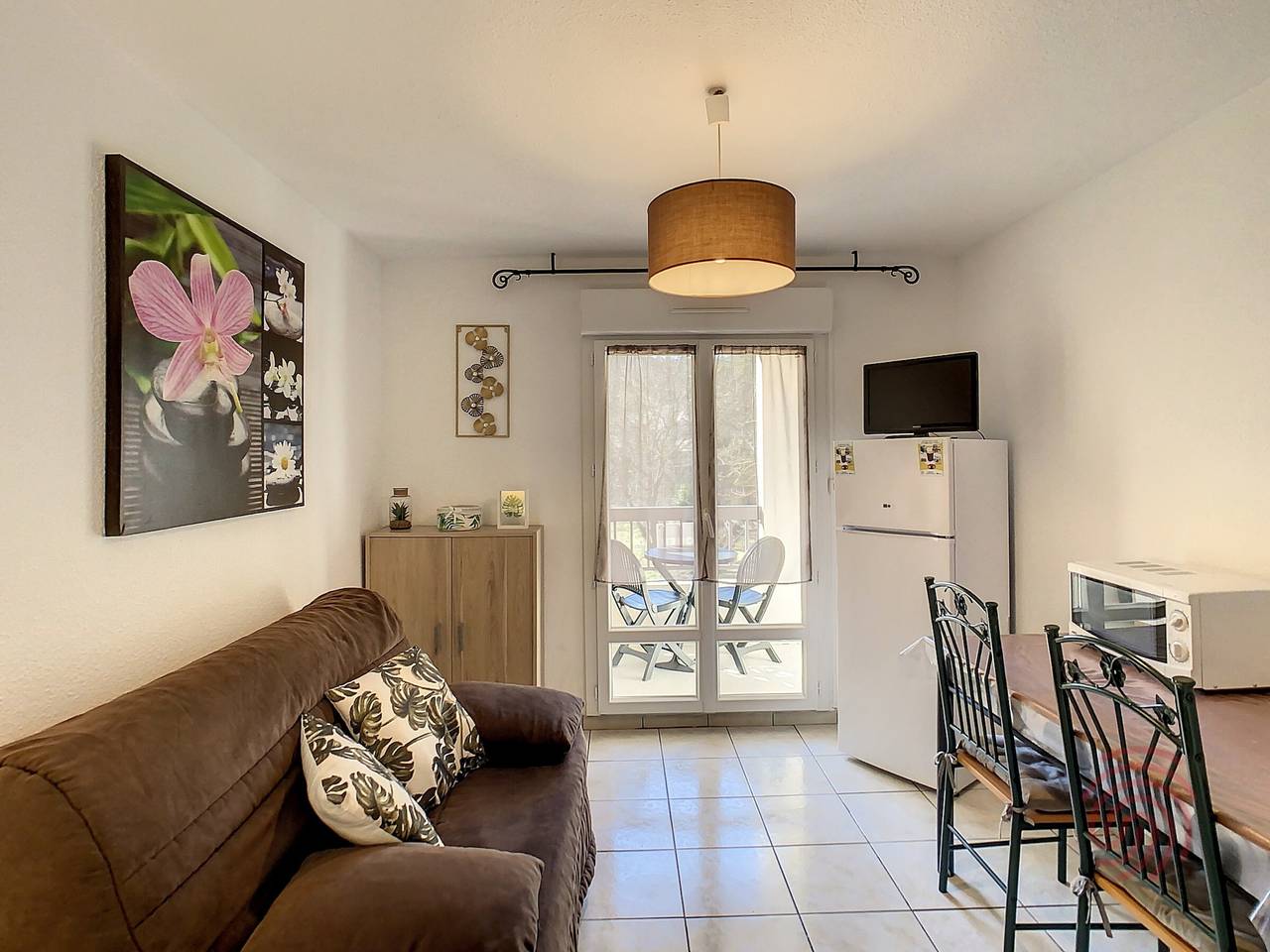 Estudio entero, Encantador Estudio con Balcón, Wifi y Se Aceptan Mascotas in Lamalou-les-Bains, Region de Béziers
