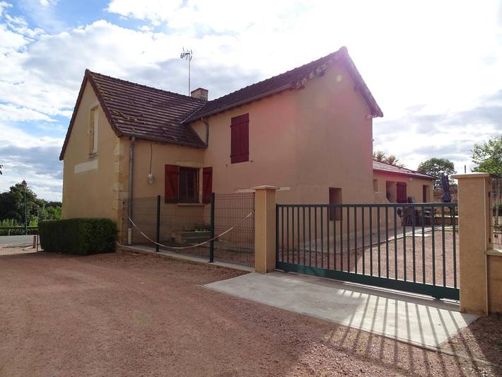 Gîte pour 8 personnes, avec jardin et terrasse, animaux acceptés dans Saône-et-Loire - 4