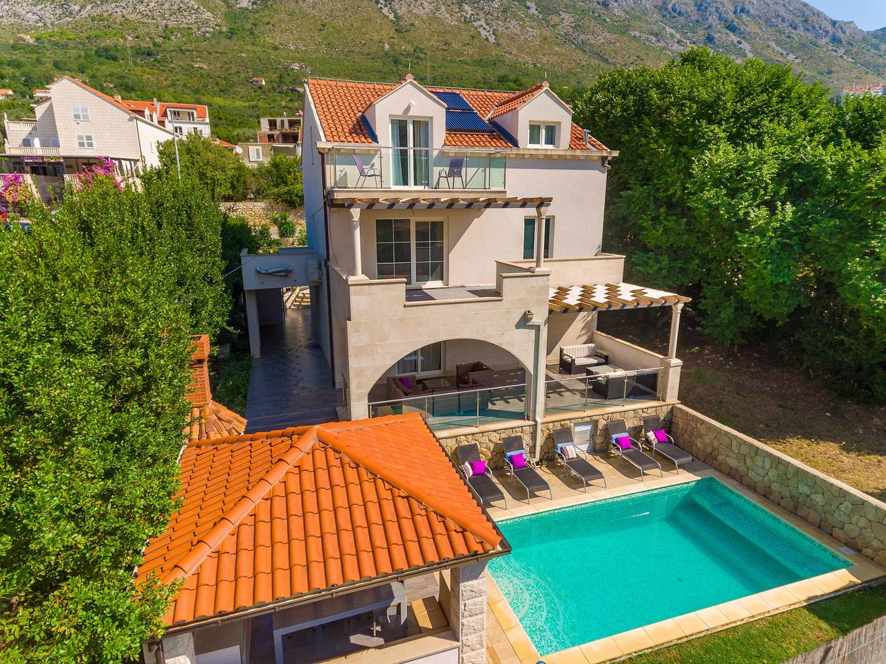 Villa für 14 Personen mit Terrasse in Mokosica, Dubrovnik-Neretva