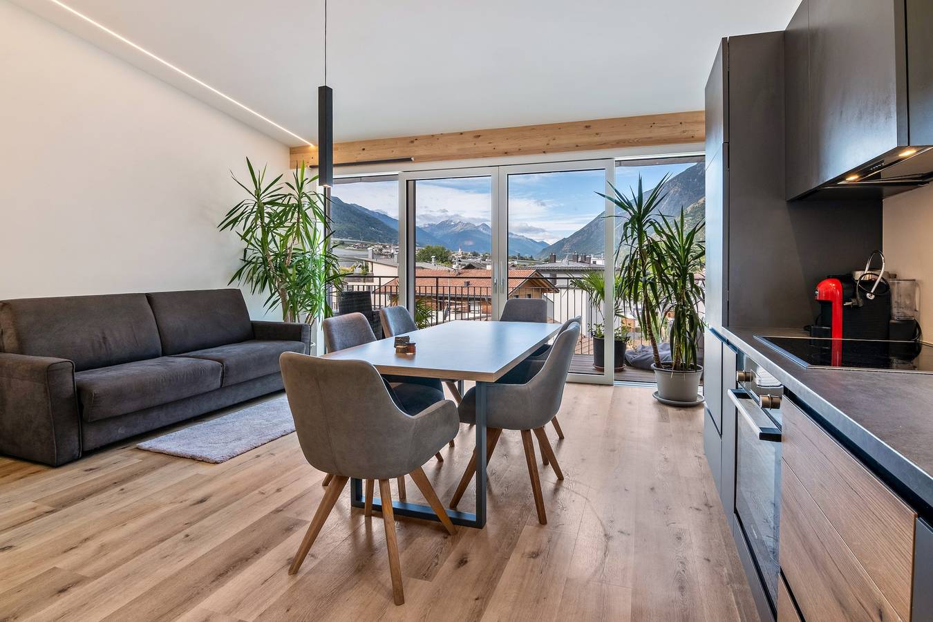 Appartement entier, Appartement "Penthouse - Venosta" avec vue sur les montagnes, balcon et Wi-Fi in Naturns, Groupe Texel