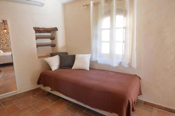 Location de vacances pour 2 personnes, avec jardin ainsi que piscine et vue dans La Bambouseraie en Cévennes - 3