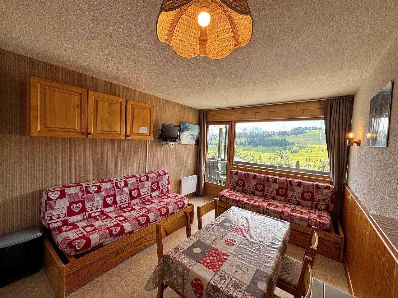 Studio entier, Studio cosy aux Saisies avec vue imprenable, balcon et parking privé in Les Saisies, Région d'Albertville