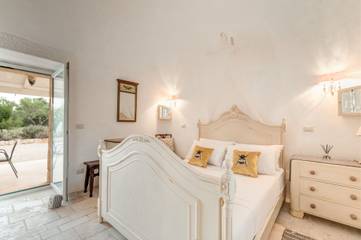 Villa for 4 People in Ostuni, Valle D'Itria, Photo 4