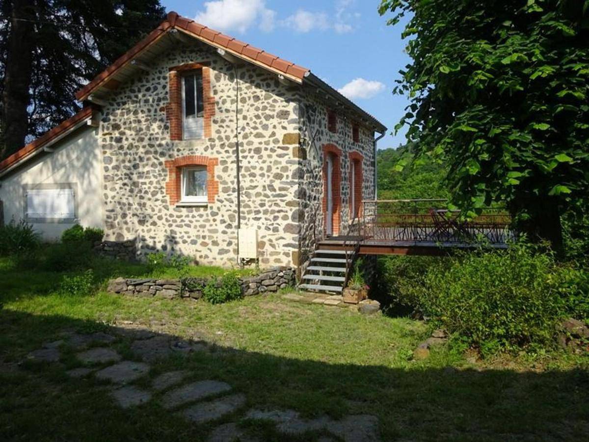Gîte charmant avec terrasse et wifi au Puy-en-Velay - Fr-1-582-331 in Le Puy-en-Velay, Haute-Loire