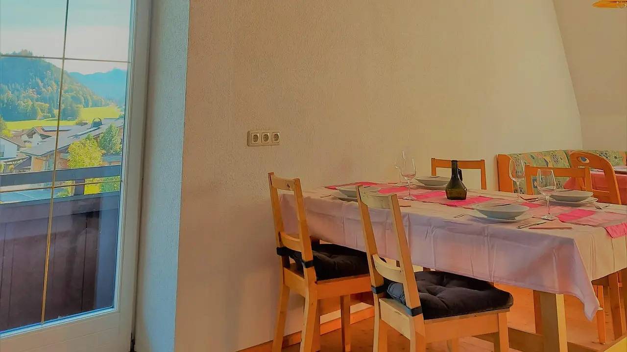 Ganze Ferienwohnung, Ferienwohnung für 6 Personen (211 m²) in Vils in Vils, Außerfern