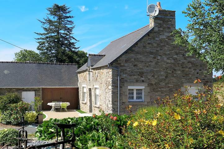 Location de vacances pour 4 personnes, avec jardin à Matignon