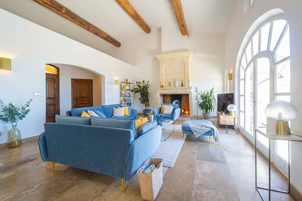 Panoramic 4-Br Villa near Aix w/Pool, Ac - for 10 people in Le Tholonet, Region de Aix-en-Provence