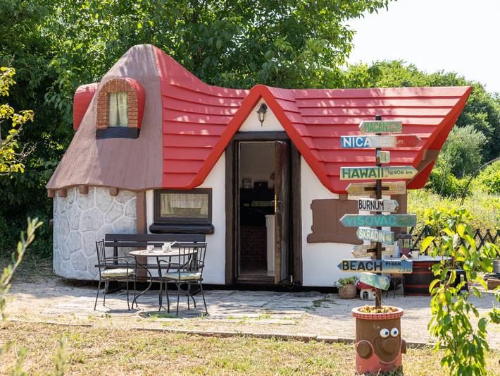 Bungalow für 4 Personen, mit Garten und Terrasse, mit Haustier in Dalmatien