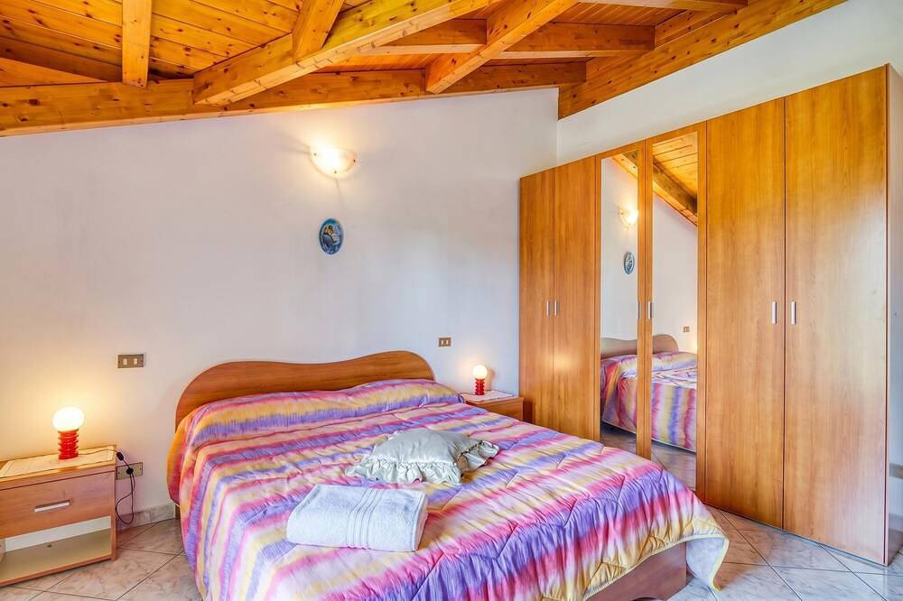 Ganze Wohnung, Casa Maddalena Private Beach, Cadrezzate con Osmate, Italy in Cadrezzate con Osmate, Lago Maggiore (Lombardei)