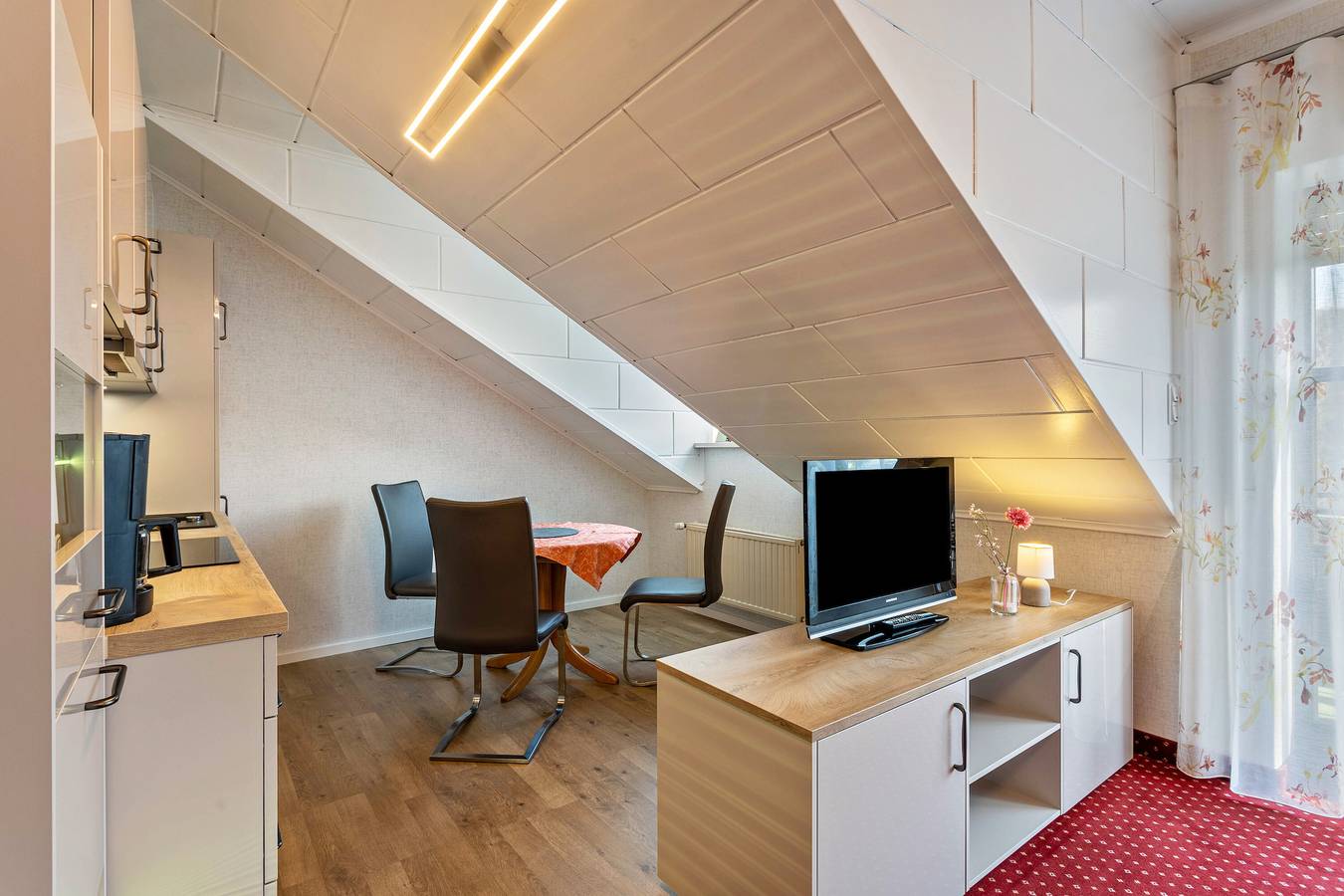 Ganze Wohnung, Ferienwohnung 'Appartment 7' mit Bergblick, Balkon und Wi-Fi in Willingen, die Mittelgebirge