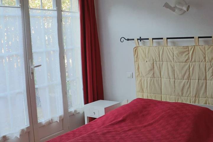 Gîte pour 13 personnes, avec jardin à La Bastide-des-Jourdans - 3