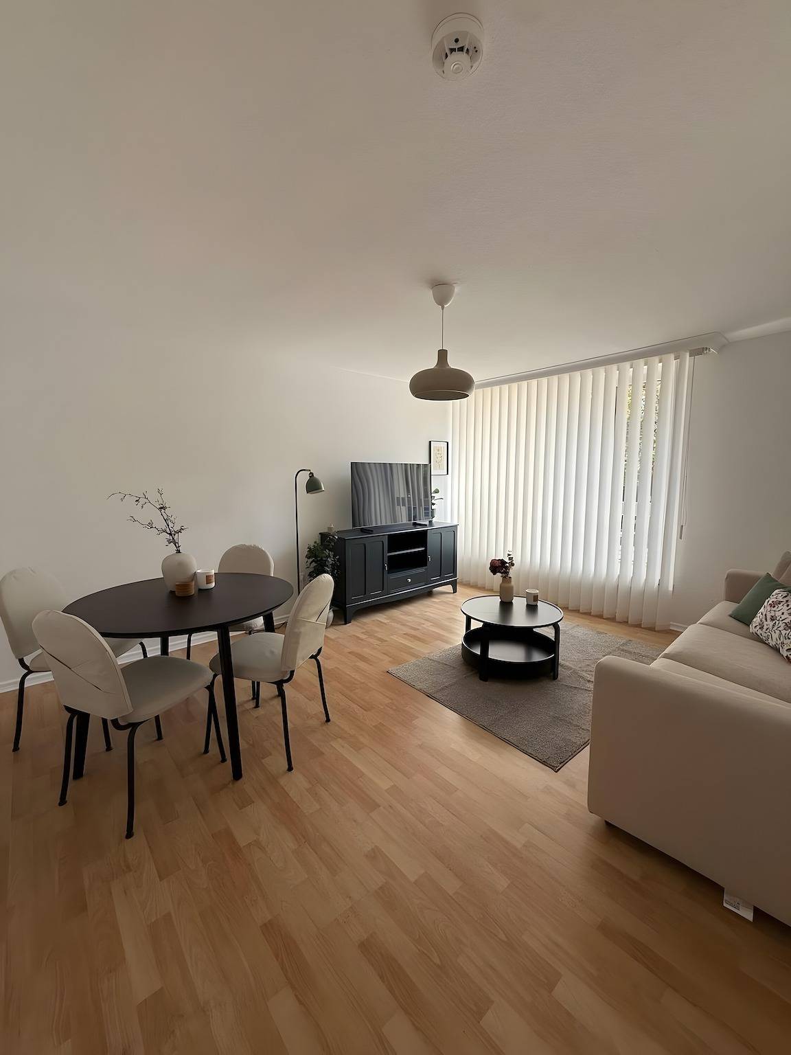 Appartement entier, Bel appartement en face de la gare in Bad Wilhelmshöhe, Cassel (Allemagne)