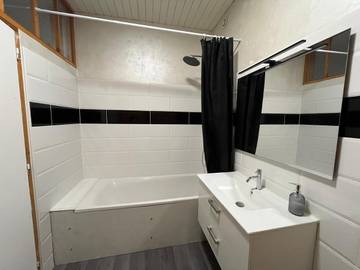 Gîte pour 6 personnes, avec terrasse et vue à Port-Sainte-Foy-et-Ponchapt
