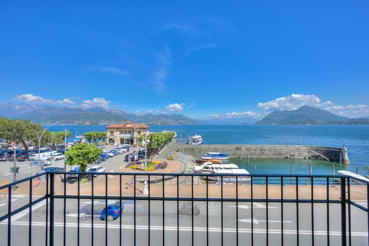 Ferienwohnung für 6 Personen, mit Balkon und Seeblick in Comune di Stresa