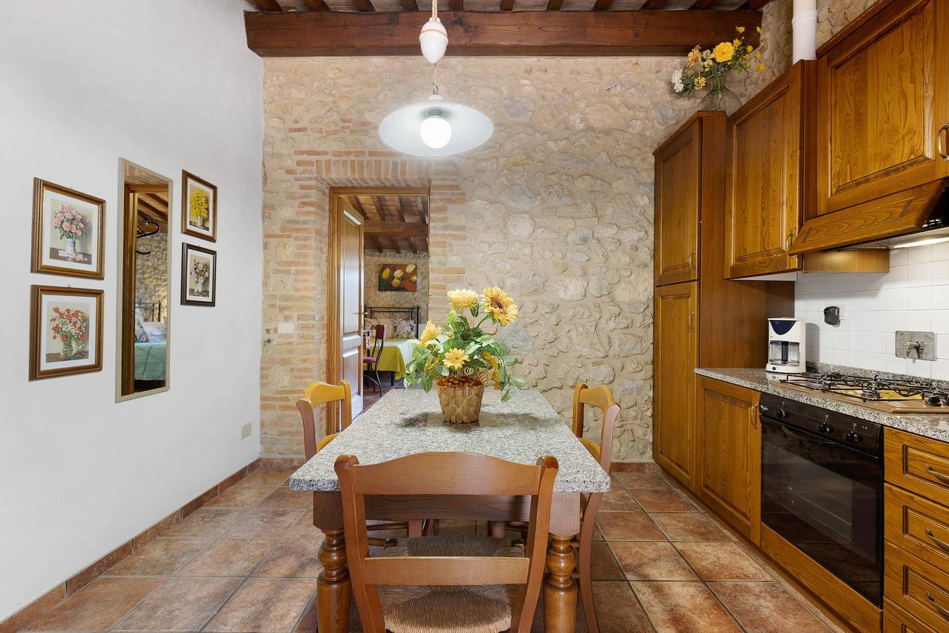 Entire apartment, Apartment 'Casa Vacanze Etrusco - Ulivo' with Air Conditioning in San Gimignano, Siena Province