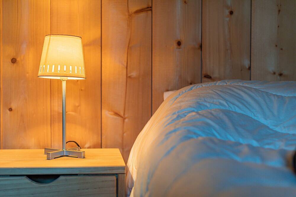 Eco-Logis du Clos des Tilleuls Gîte with Mountain View, Shared Terrace and Garden in Die, Parc naturel régional du Vercors