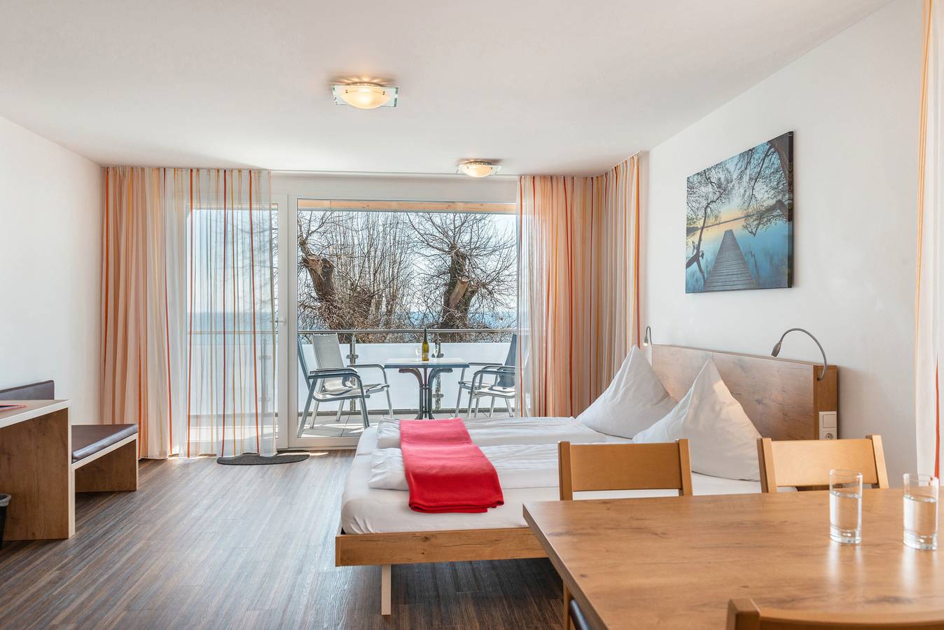 Ganze Wohnung, Appartements Typ A2, 45 qm für 1-4 Personen max. 2 Erwachsene + 2 Kinder bis 17 Jahre in Immenstaad, Immenstaad am Bodensee