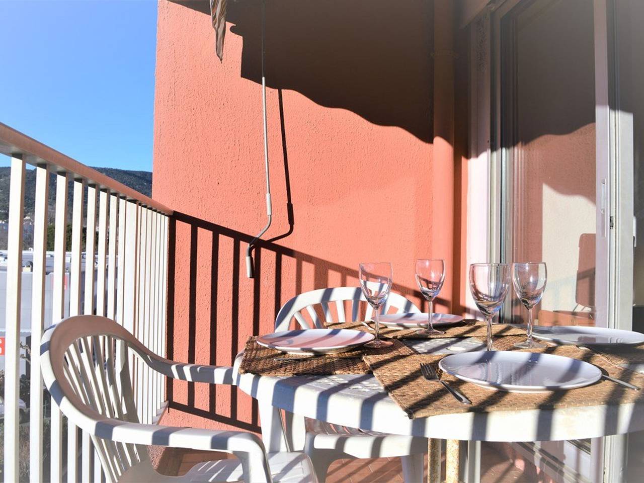 Appartement entier, Studio 4 couchages proche plage avec parking et balcon au Lavandou in Le Lavandou, Parc national de Port-Cros