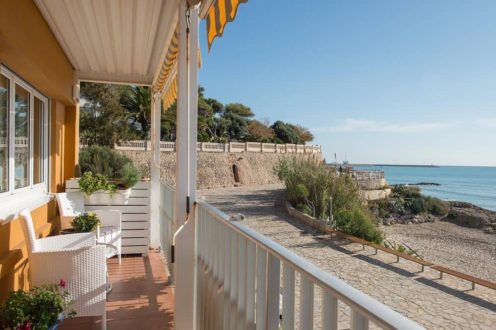 Entire apartment, Vilanovaapartments. Wonderful flat, spectacular view in front of the sea! in Vilanova i la Geltrú, Garraf