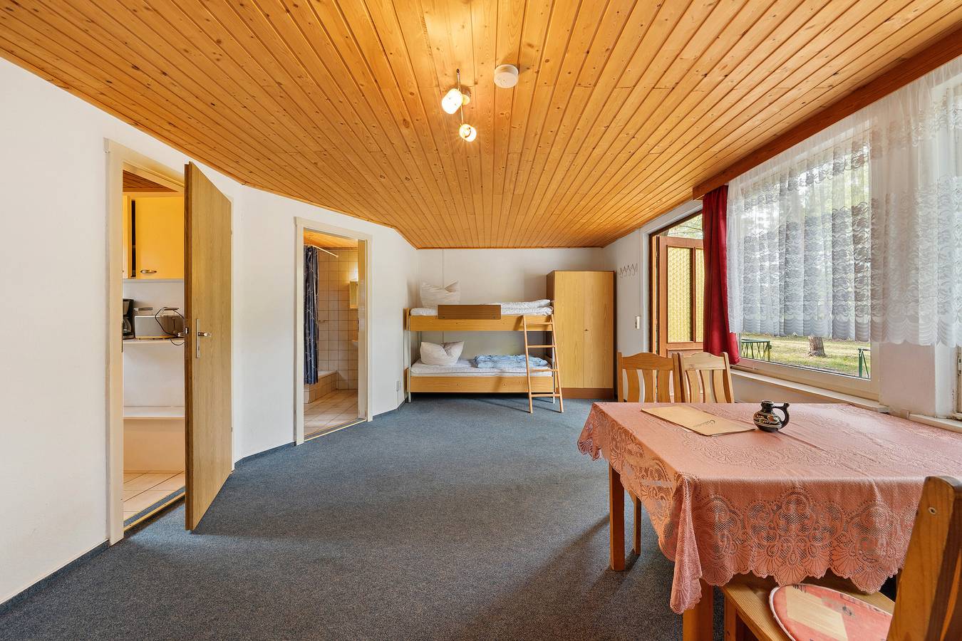 Bungalow '4 - Kimbucht' mit privater Terrasse und gemeinsamem Garten in Waldhufen, Oberlausitz-Niederschlesien