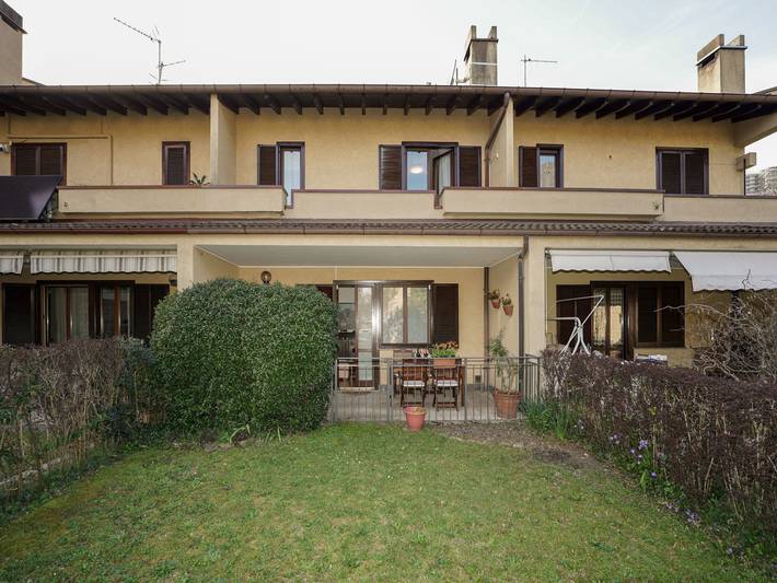 Location de vacances pour 5 personnes, avec jardin et balcon à Laveno-Mombello - 2