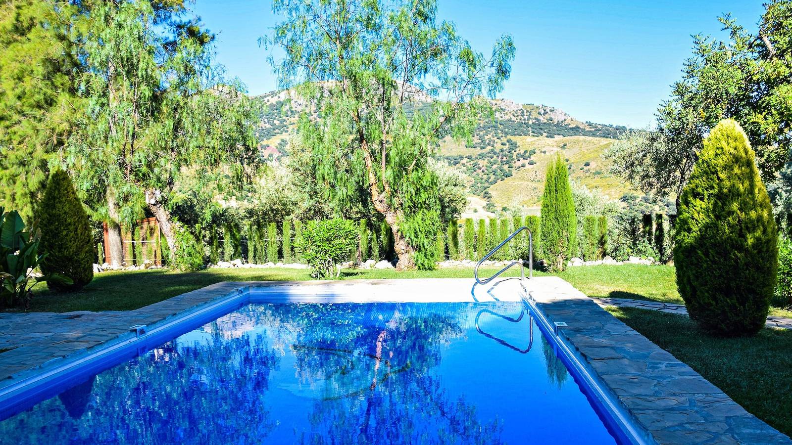 Casa de Férias 'El Rancho' com Vista para a Montanha, Piscina, Wi-Fi & Jardim in Montecorto, Andaluzia