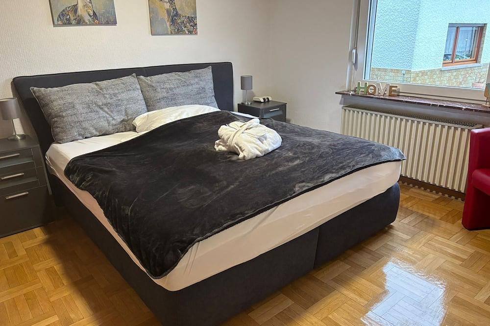 Ganze Wohnung, Helle, ruhige Ferienwohnung in 35606 Solms voll ausgestattet und top gepflegt! in Solms, Lahn-Dill-Kreis