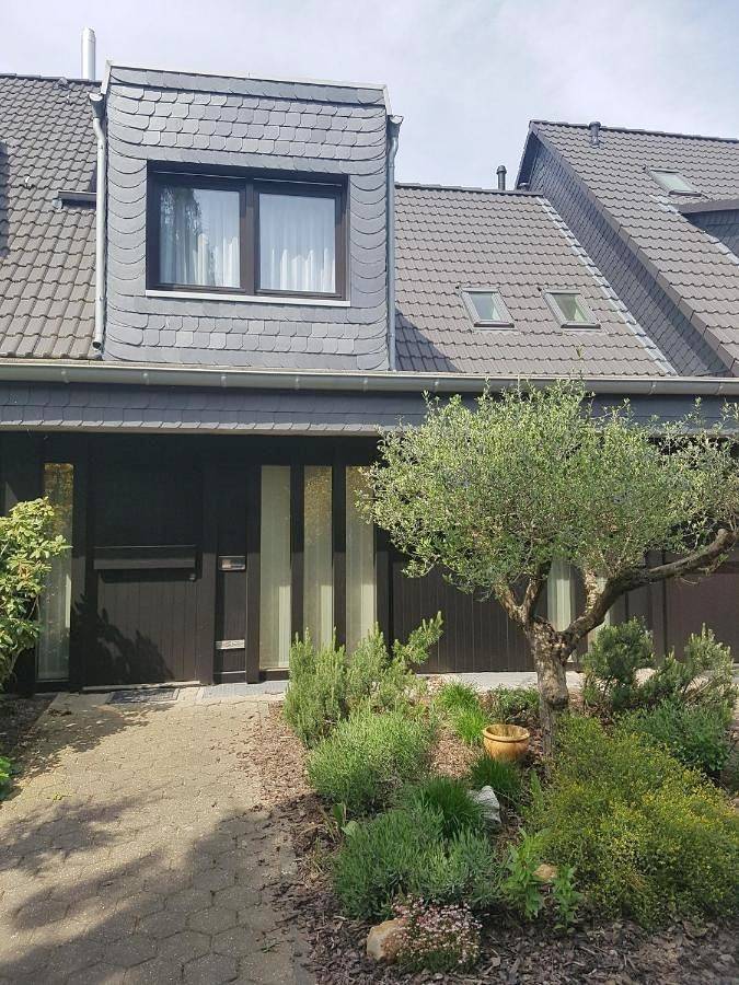 Ferienwohnung für 4 Personen, mit Terrasse und Garten sowie Ausblick in Erkrath