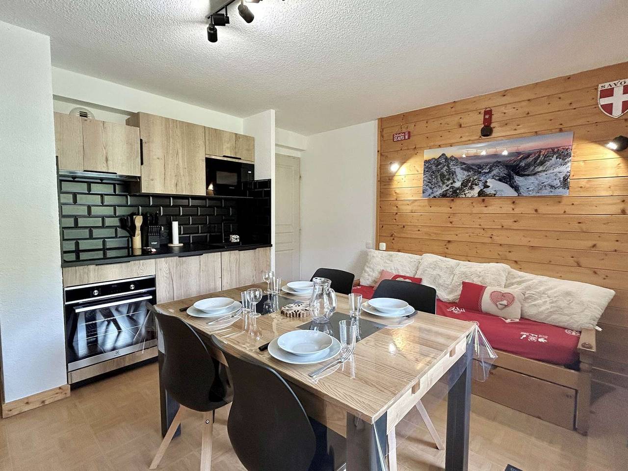 Ganze Wohnung, Gemütliche 2-Zimmer-Wohnung in Flumet - Ski-in/Ski-out, Hallenbad, Parkplatz, ideal für 4 Personen in Flumet, Albertville und Umgebung