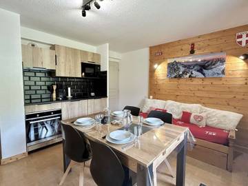 Gîte pour 4 personnes, avec piscine et balcon à Flumet