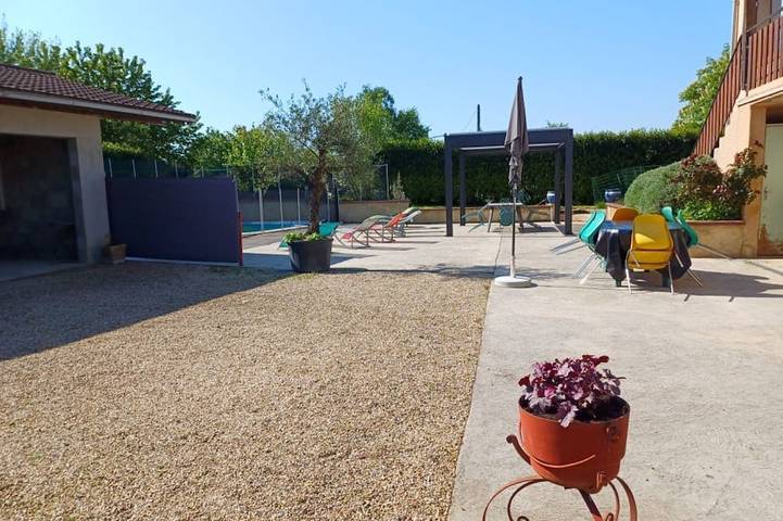 Cottage pour 6 personnes, avec jardin et balcon à Foissiat