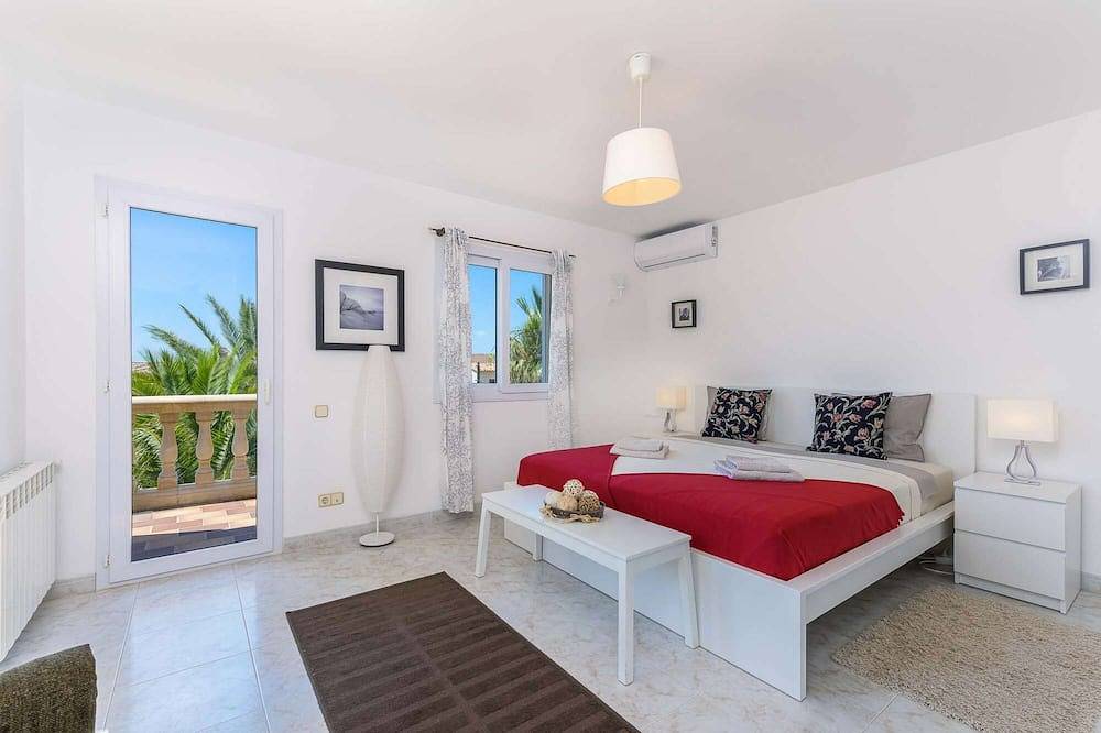 Fantástica casa para 6 personas con vistas panorámicas a la bahía de Palma in Badia Blava, Lluchmayor