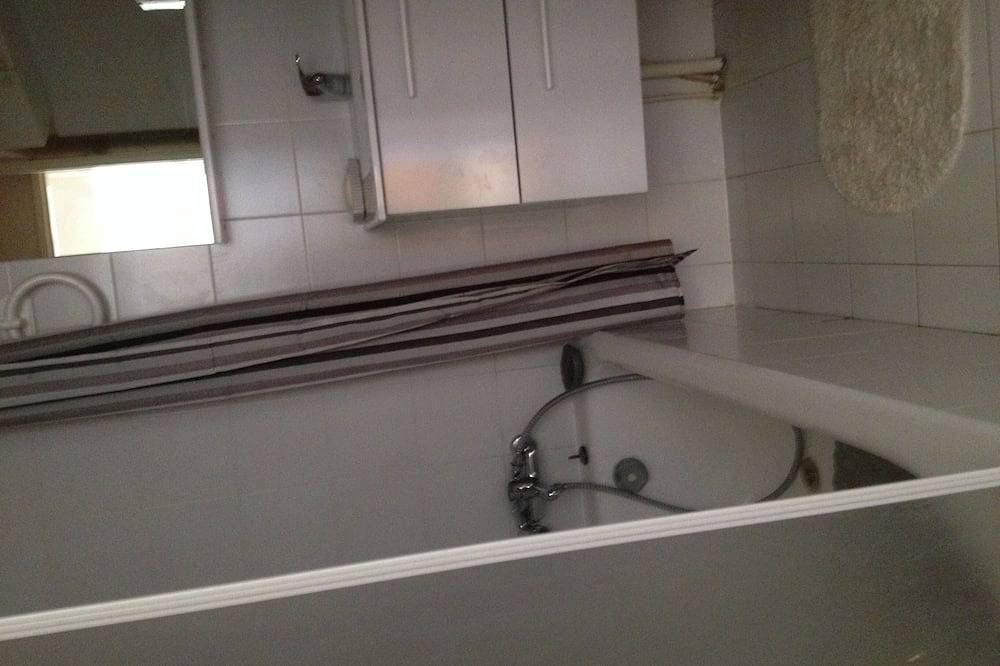 Appartement entier, L'Ile-Rousse, bel appart 4 pers., parking privé, clim et une vue mer  imprenable in Monticello, Région de Calvi