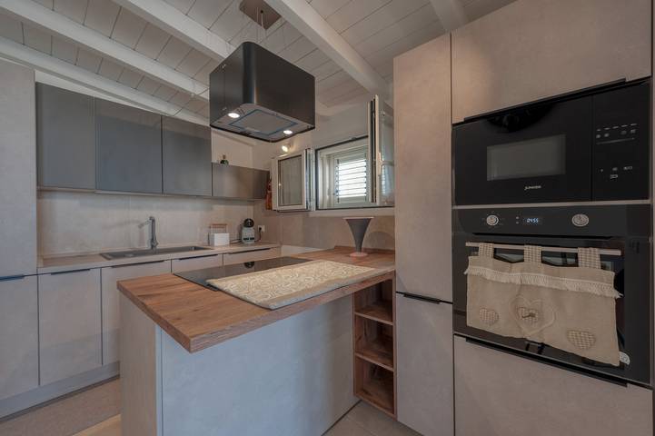Villa 'Casa Vacanza Ranzulu' with Private Pool, Wi-Fi, and Air Conditioning in San Donato di Lecce, Lecce Province