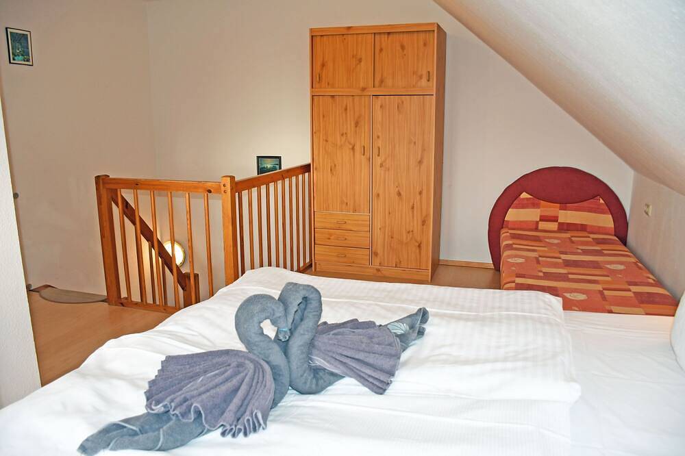Entire apartment, 01 Holiday apartment with terrace at Granitzwald - Holiday apartments with terrace at Granitzwald in Lancken-Granitz, Ruegen