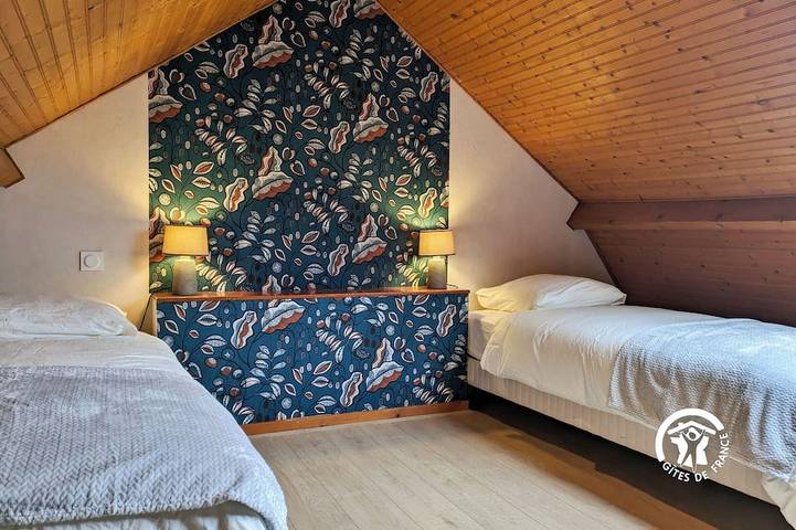 Charmantes Coëvrons: Maison de Campagne Authentique avec Jardin, Idéale pour Familles et Animaux in Saint-Christophe-du-Luat, Mayenne