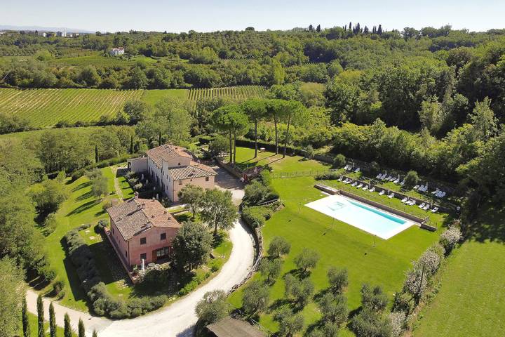 Agriturismo per 6 persone, con piscina, adatto a famiglie con bambini in Firenze province