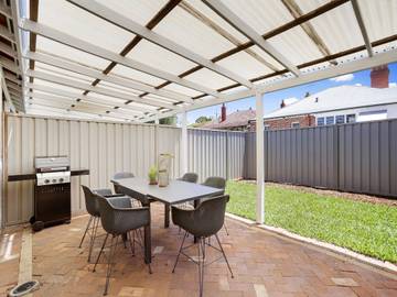 Vacation Rental for 4 Guests in Perth, Western Australia, Picture 3