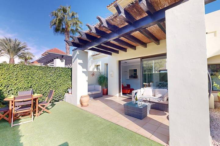 Villa for 6 people, with garden and balcony as well as pool - 1