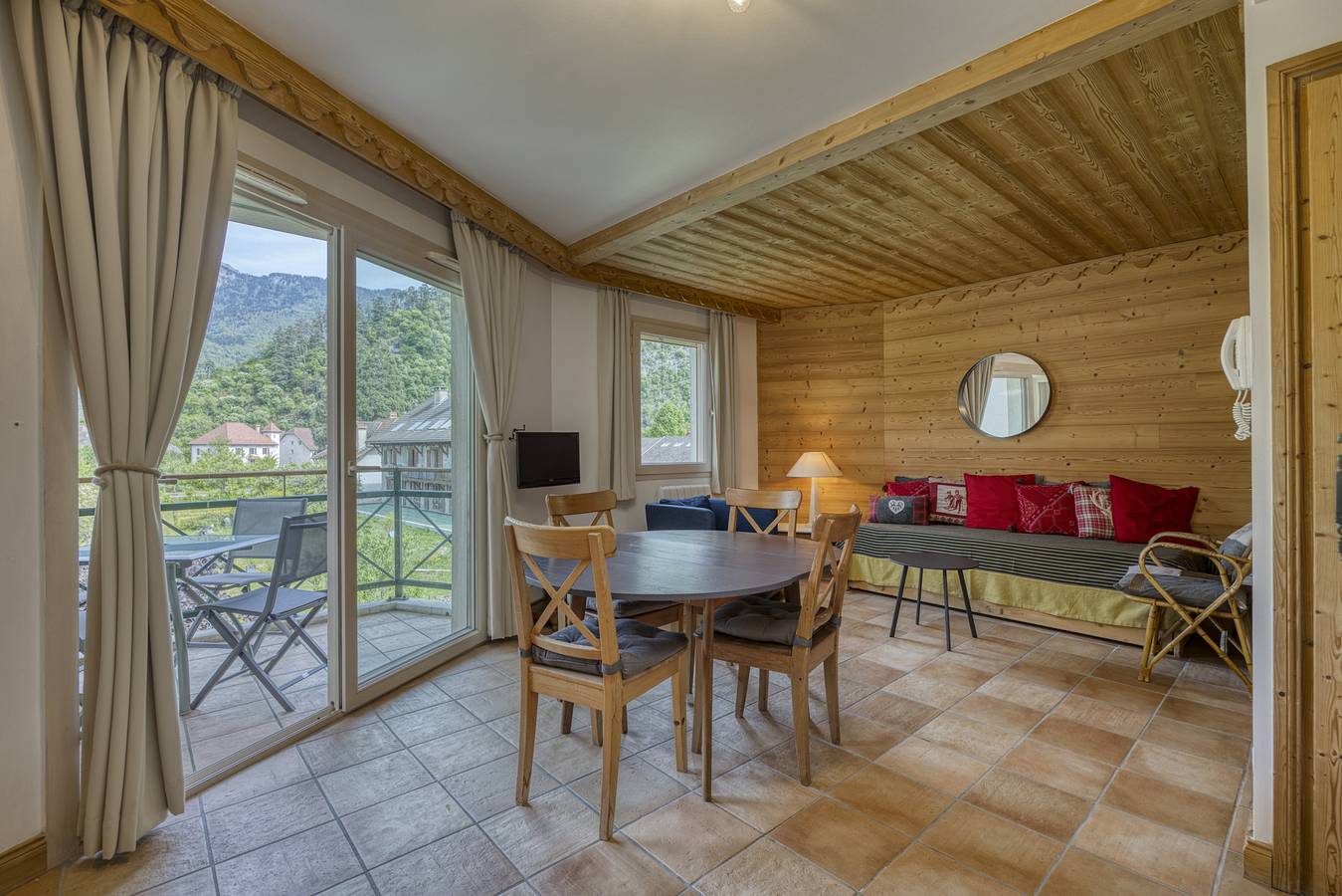 Appartement entier, Roseaux du château 3*-Og Immo in Duingt, Bauges