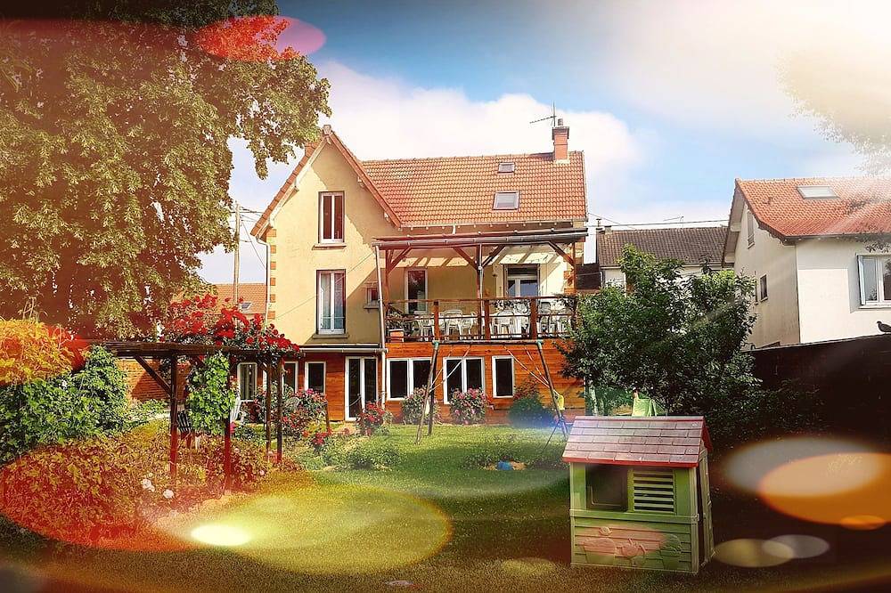 Appartement entier, À 20 km de Disney, T4 climatisé, pour 14 personnes en Rdj de notre jolie maison. in Mortcerf, Seine-et-Marne